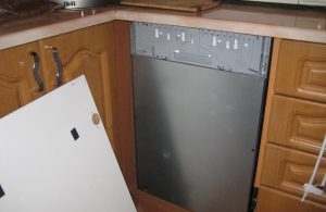 Установка фасада на посудомоечную машину в Смоленске