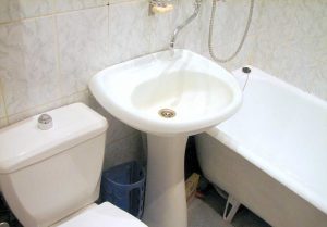 Установка раковины тюльпан в ванной в Смоленске